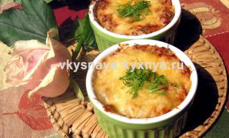 Жульен с индейкой и грибами