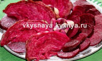 Квашеная капуста со свеклой по-грузински