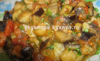 Овощное рагу с мясным фаршем в мультиварке
