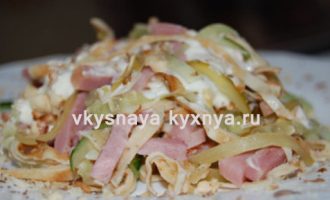 Салат с омлетом